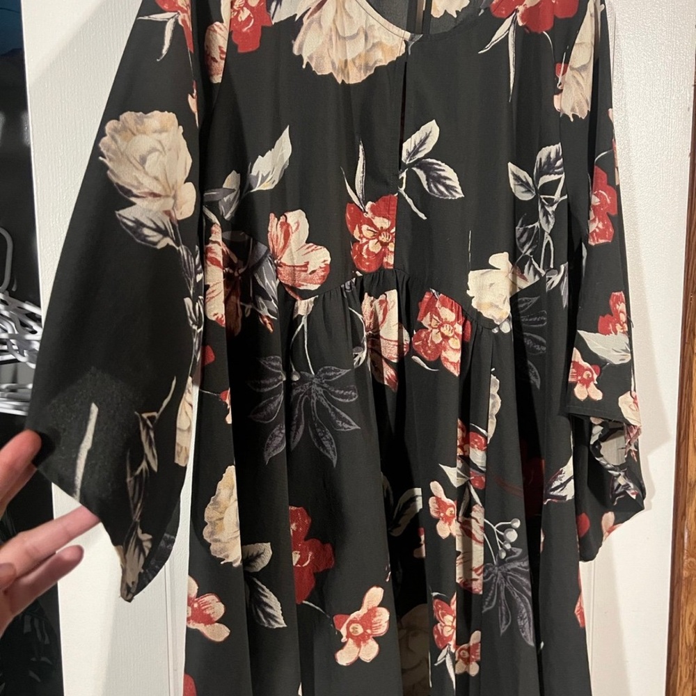 Dress - Picture 2 of 2